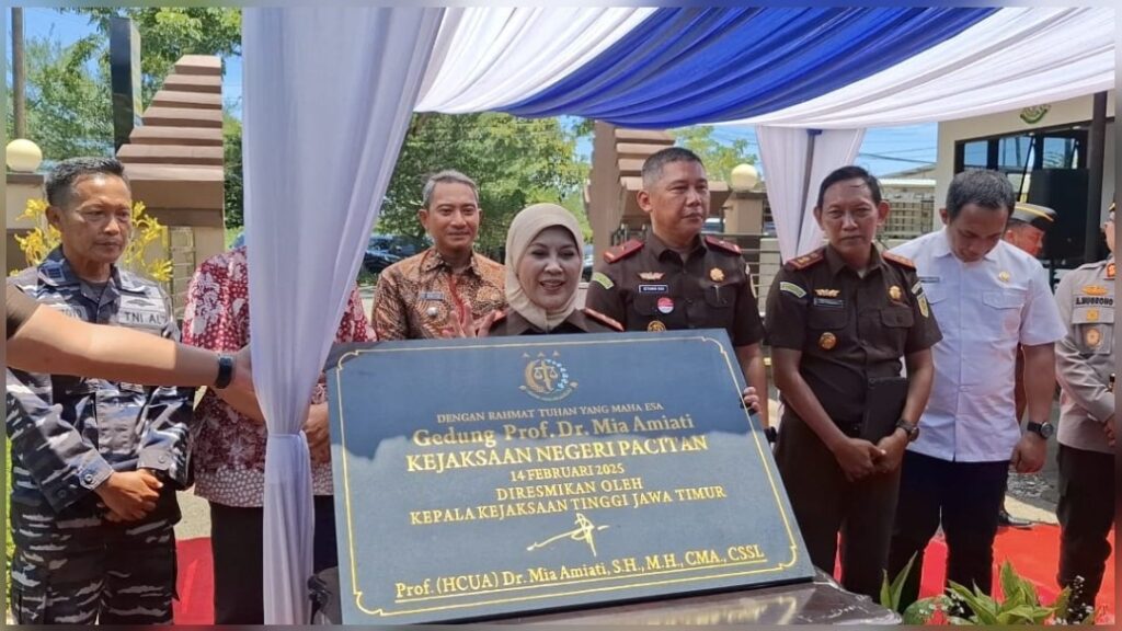 Kajati Jatim Resmikan Gedung Prof. Dr. Mia Amiati  di Pacitan